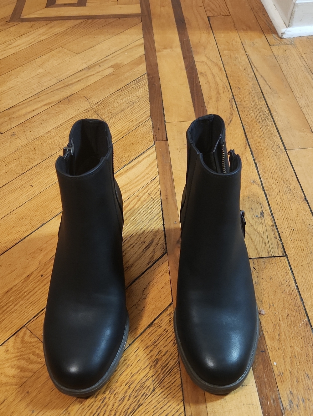 DR. Scholl's classic Black Women's Ankle Booties with Side Zip